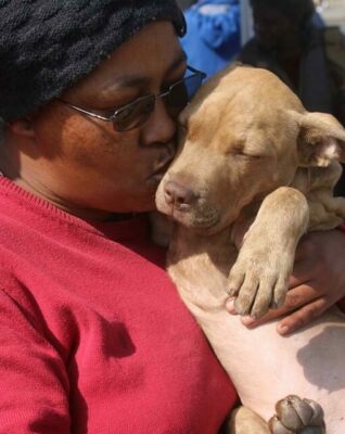 Karabo Chakale bids her beloved Ginger farewell before his big procedure at the SPCA clinic.